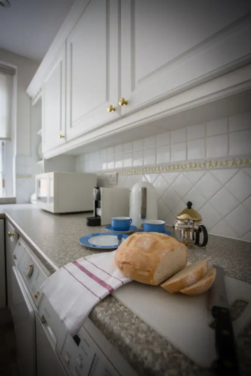 Traditional 2BR Flat in Marylebone