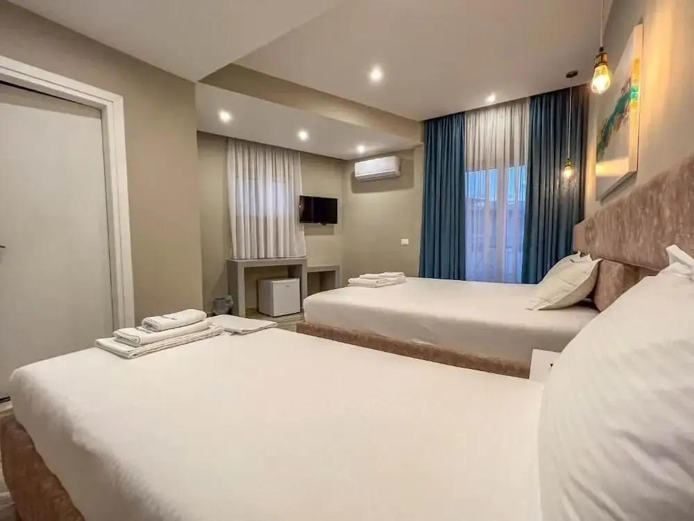 Rumani 3 Islands Hotel