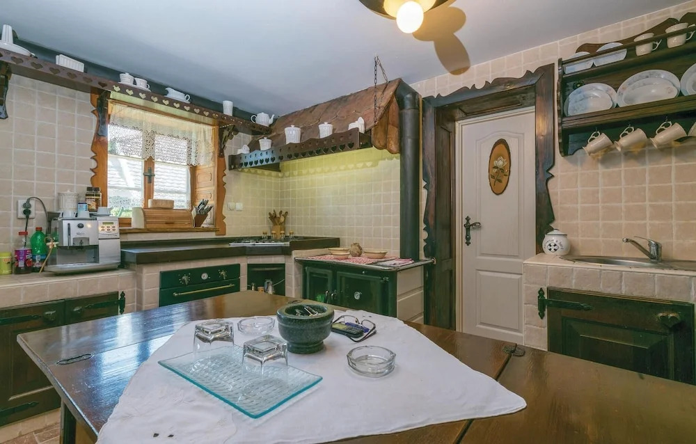 Amazing Home in Zagreb With 3 Bedrooms, Wifi and Outdoor Swimming Pool