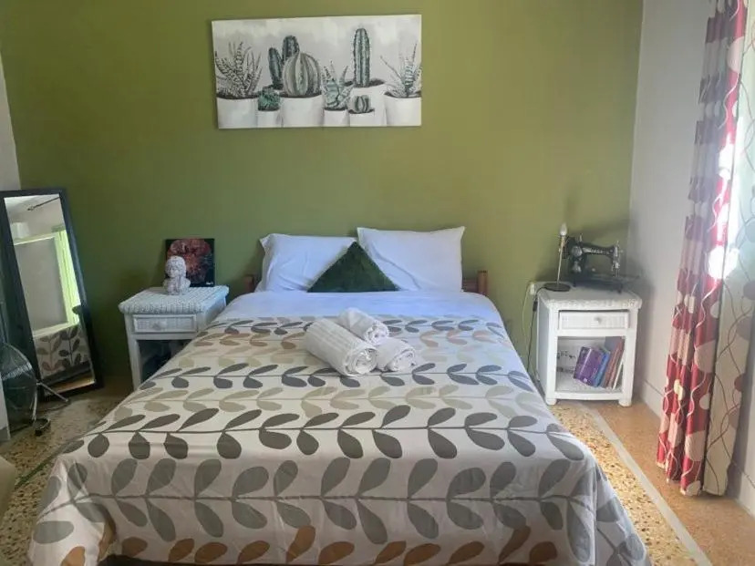 Studio close to Train Station