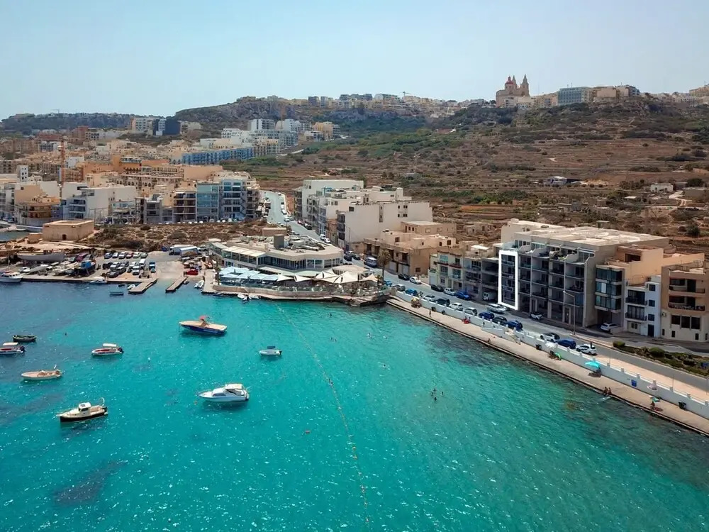 Enjoy Beach Sea Views in a Modern 3 BR APT - 4