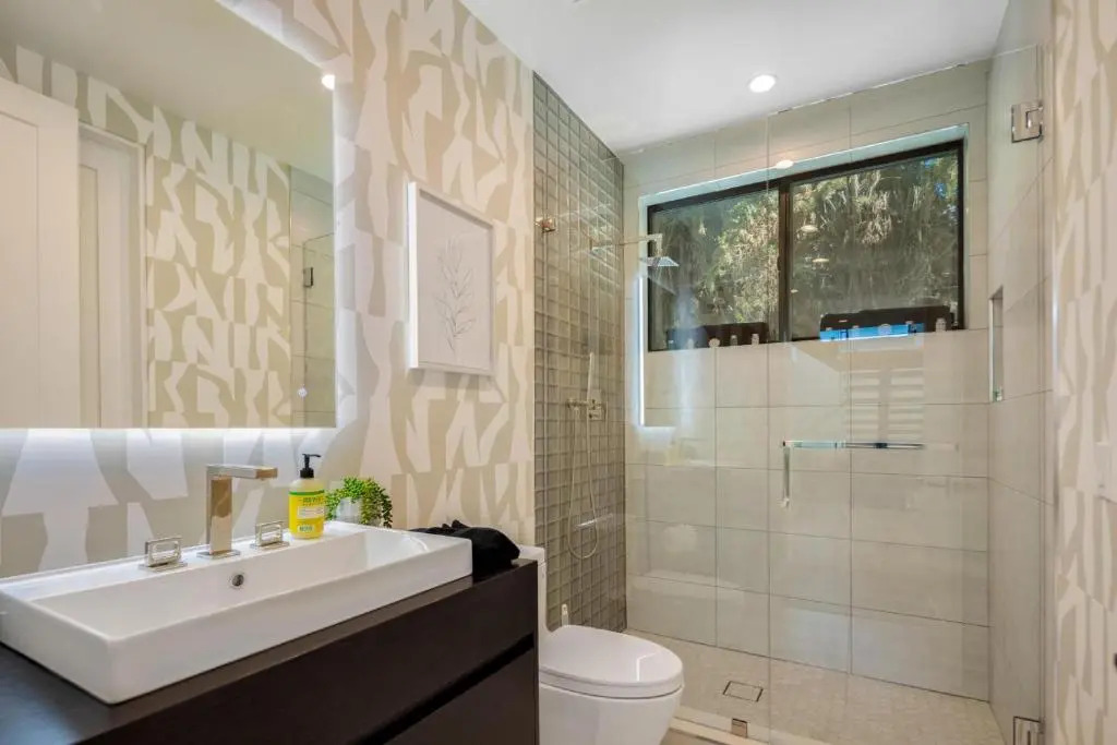 Curson Modern