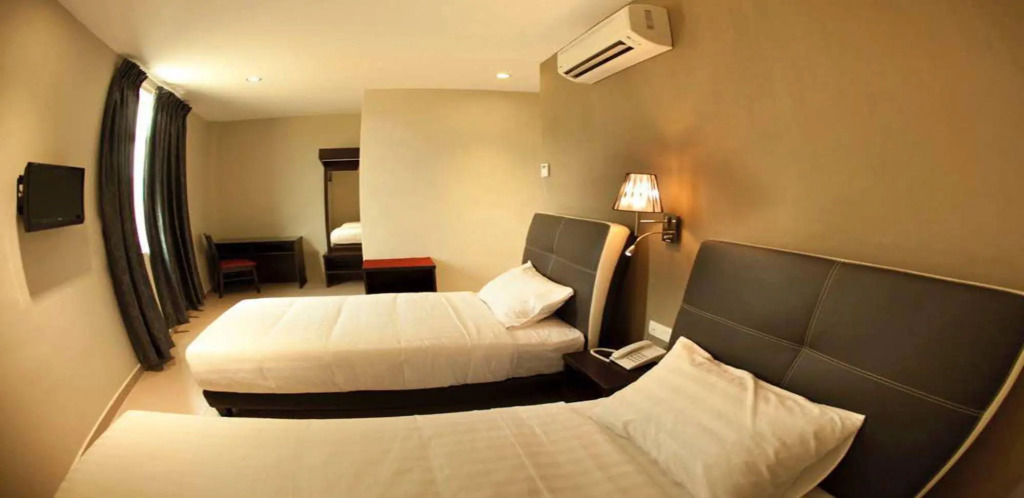 Ayer Hitam Hotel