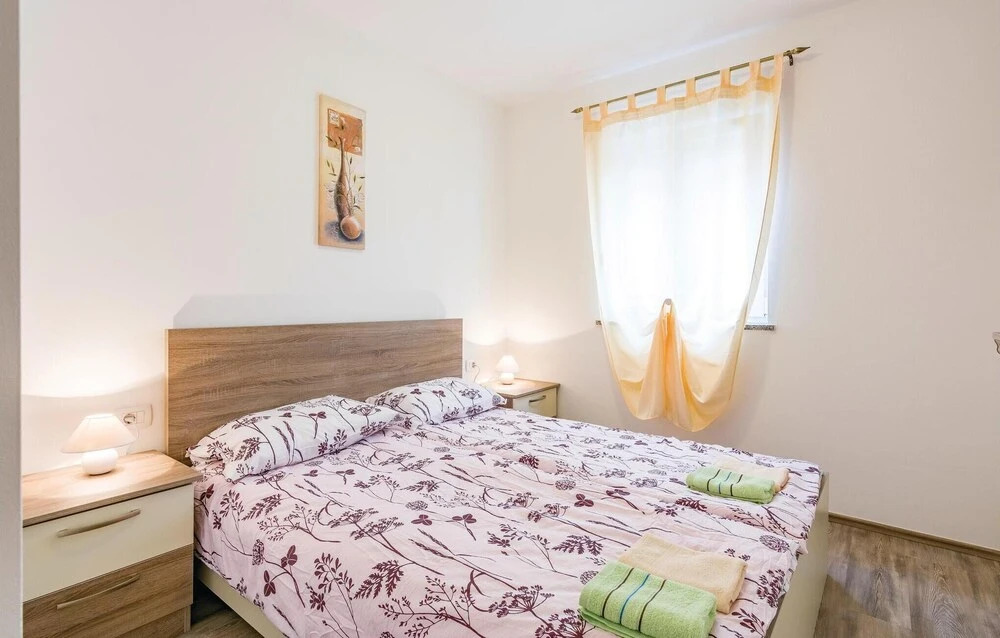 Nice Home in Rovinjsko Selo With Wifi and 4 Bedrooms