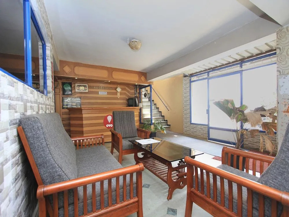 OYO 13597 Travel Stay Residency