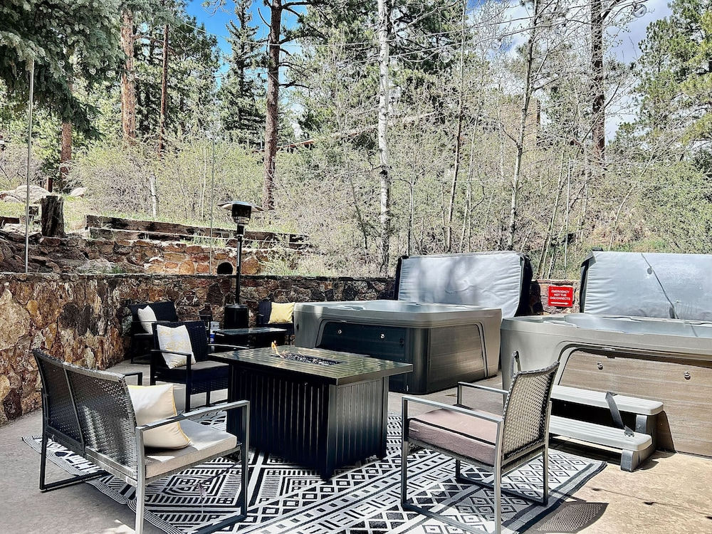 4925 Pike Unit2