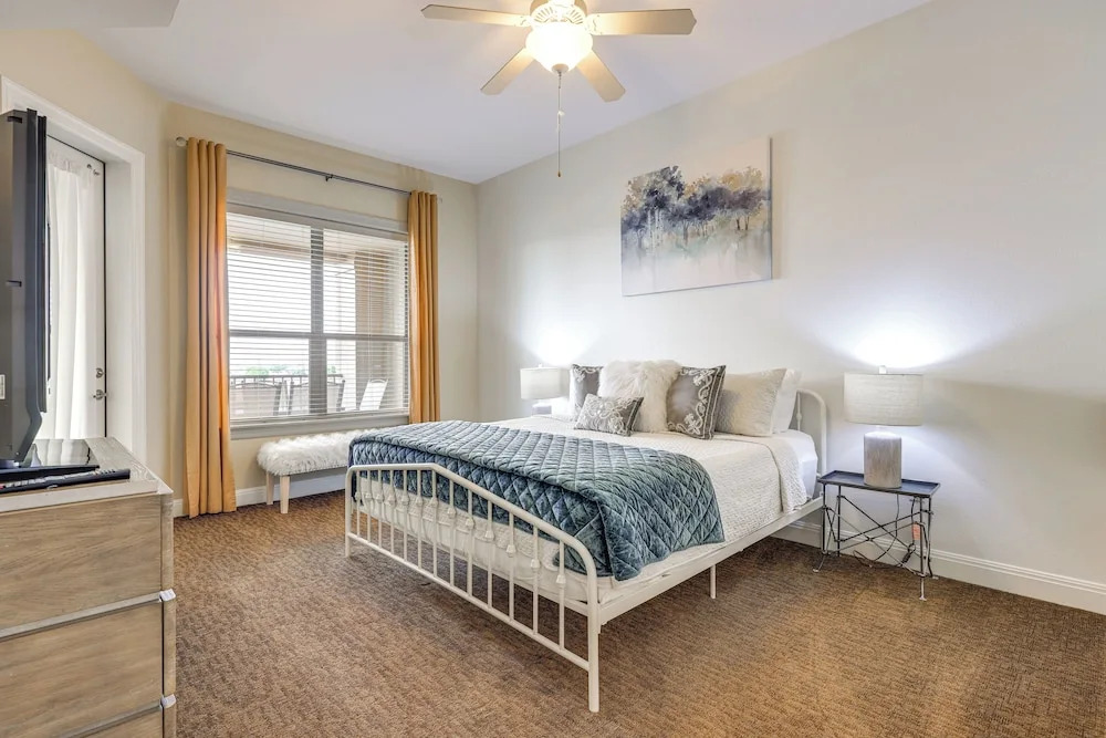 Lake LBJ Condo w/ Private Balcony, Lake Views