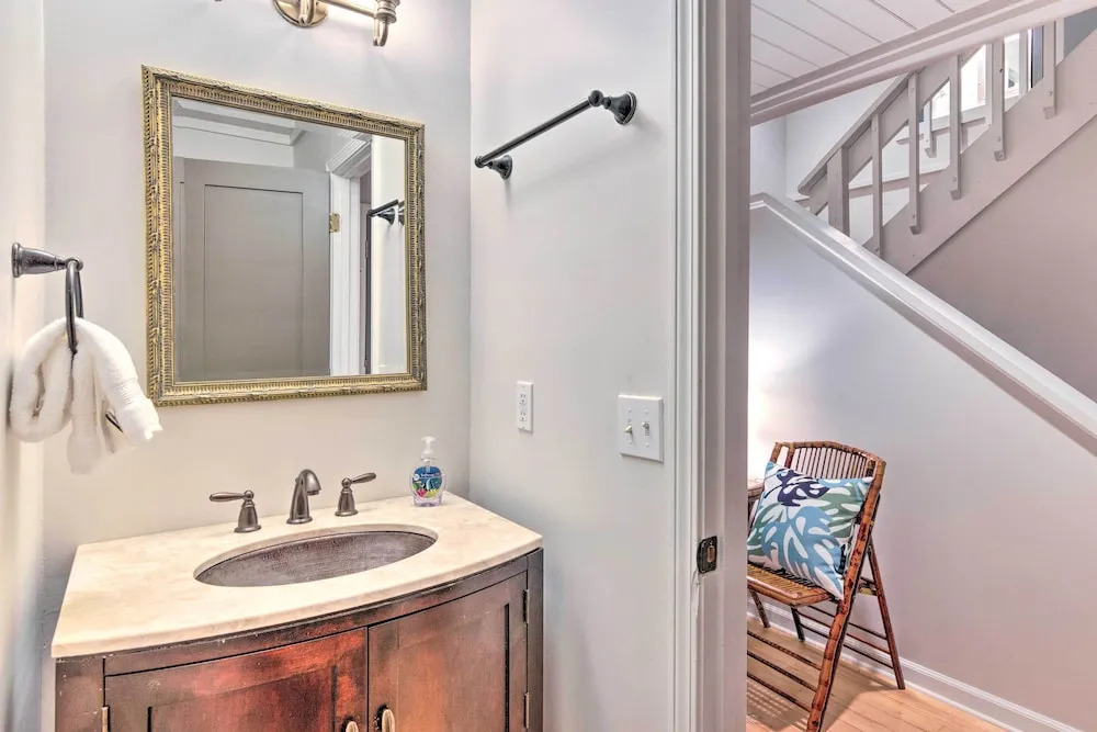 Highlands Home w/ Fireplace, Views, & Trails!