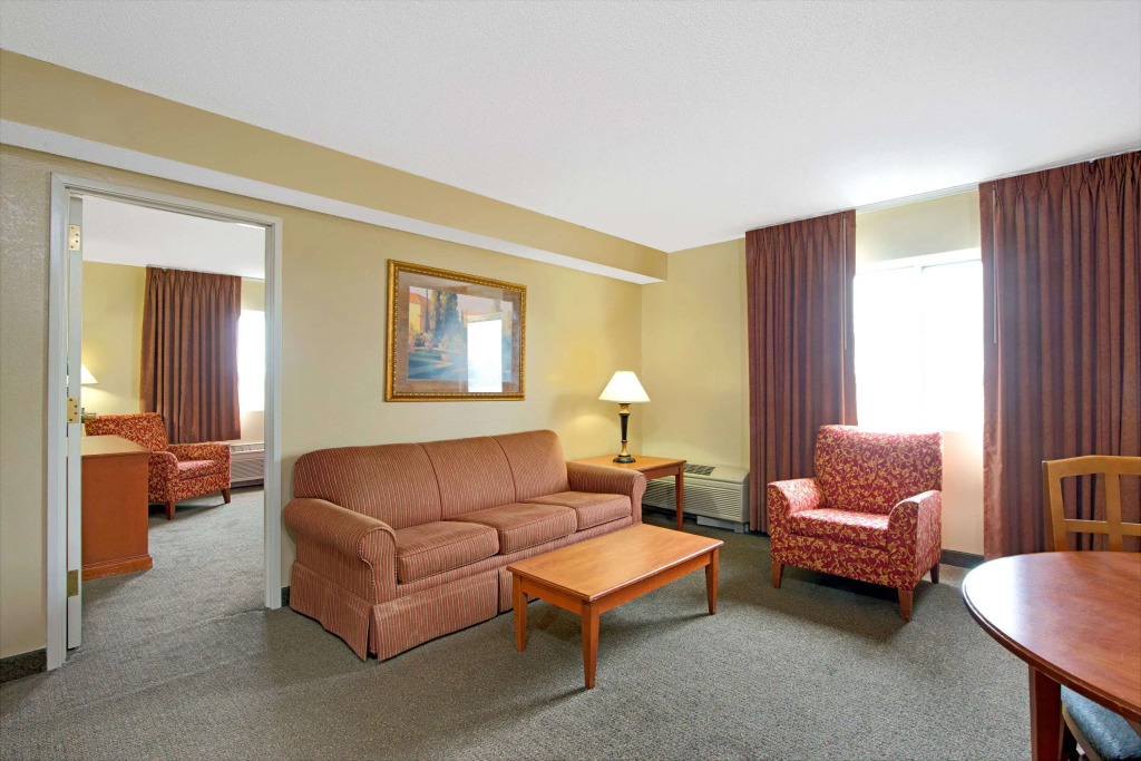 Days Inn by Wyndham St. Louis/Westport MO