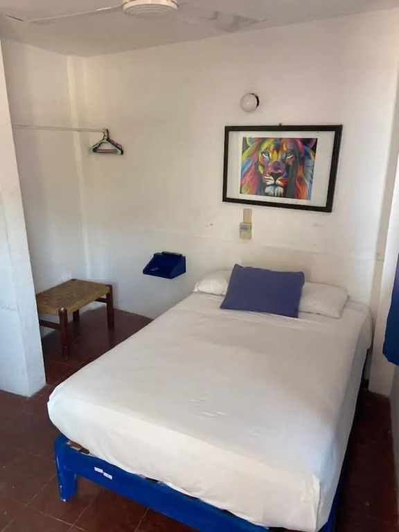 MayFlower Hotel & Hostal