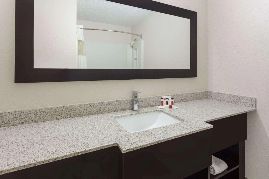 Ramada by Wyndham Asheville Southeast