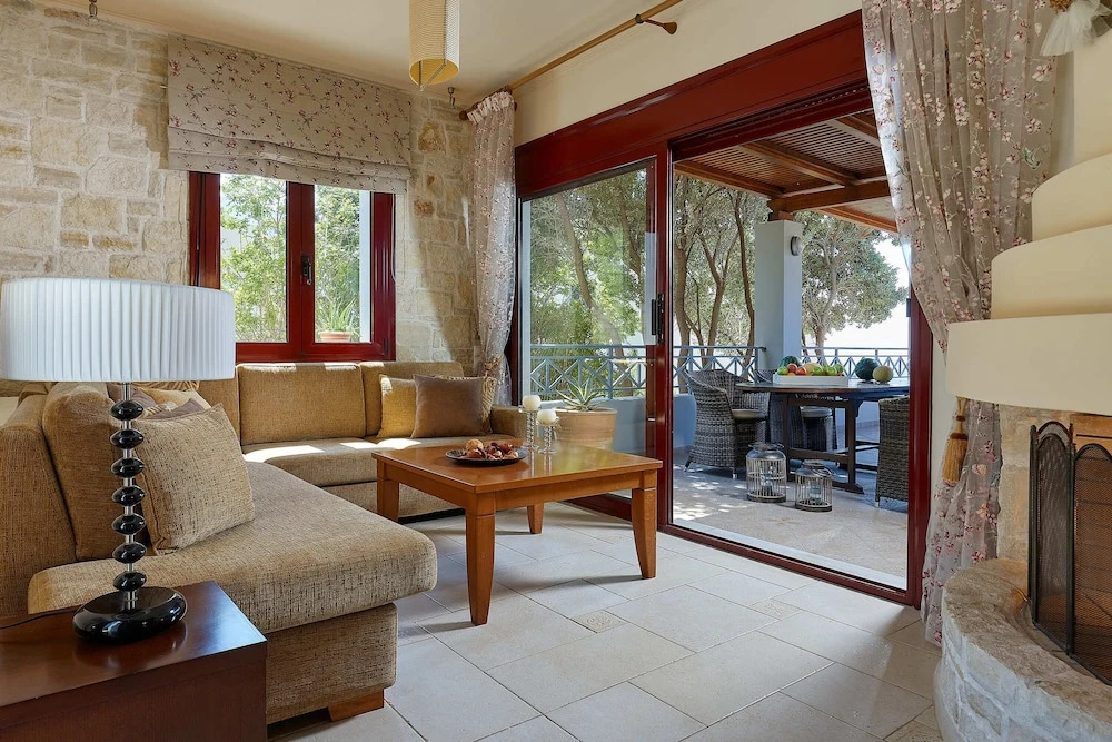 Okeanides Villas