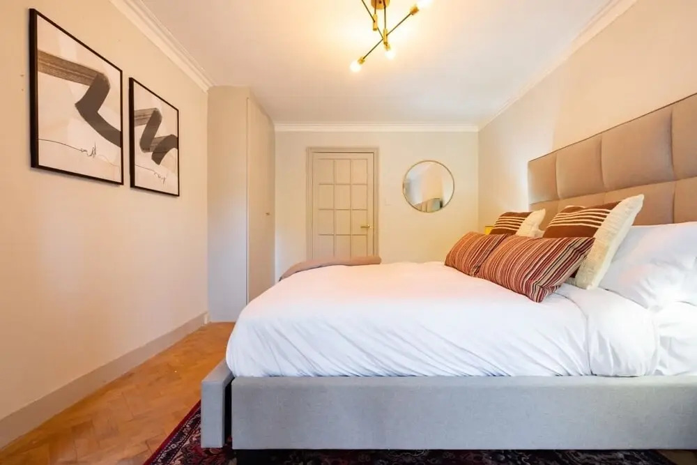 The Richmond Upon Thames Escape - Modern & Bright 2BDR Flat with Parking