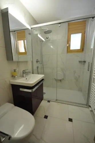 Family Frame Apartment