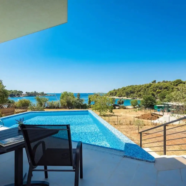 Villa Lavanda - Seaside Luxury Villa for 8 Guests
