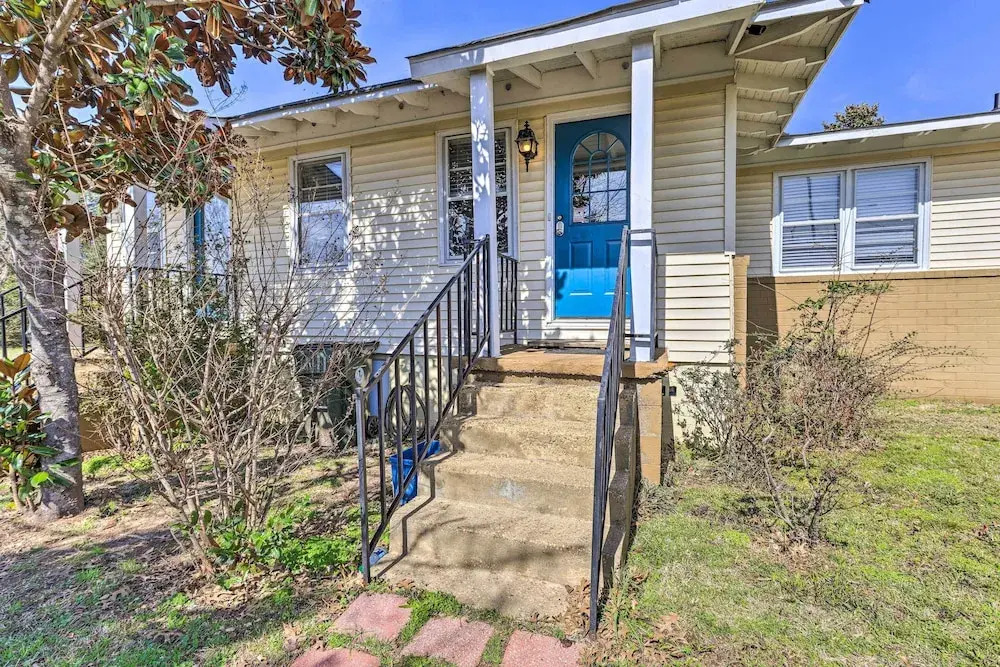 Inviting House 2 Mi to University of Alabama