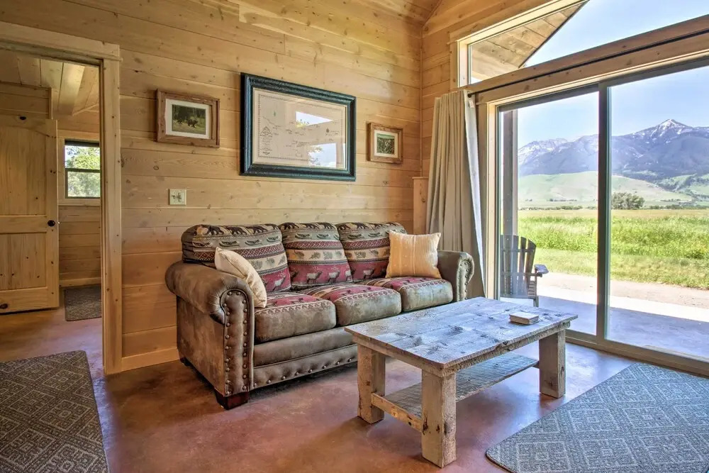 Peaceful Mtn Retreat ~ 43 Mi to Yellowstone!