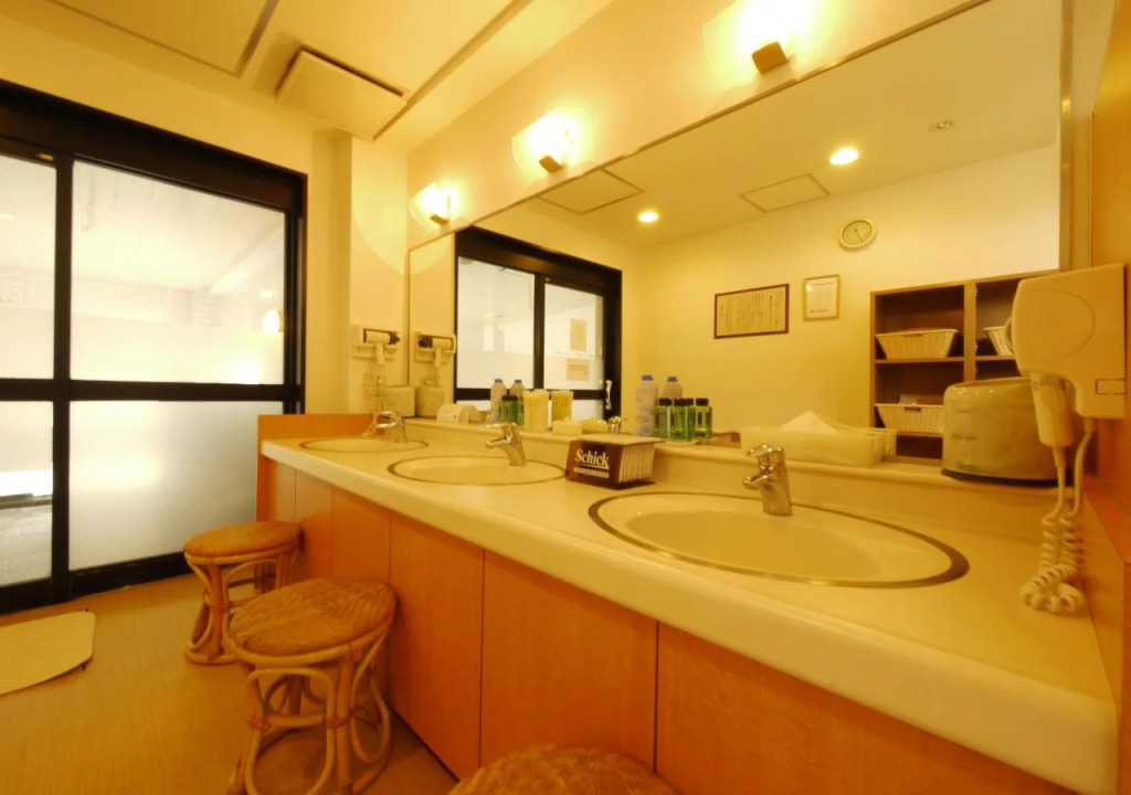 Hotel Route-Inn Fukaya Ekimae