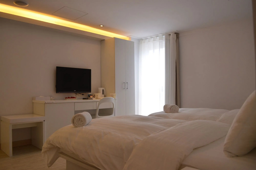 Days Fine Hotel