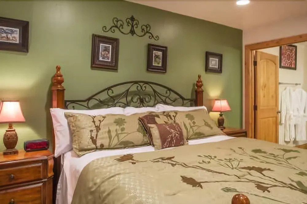 LongBranch #116 - 2 Br Condo