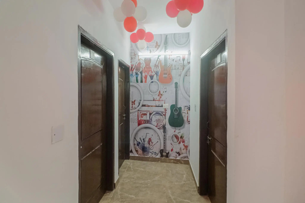 OYO Flagship 82749 Hotel Royal Rooms