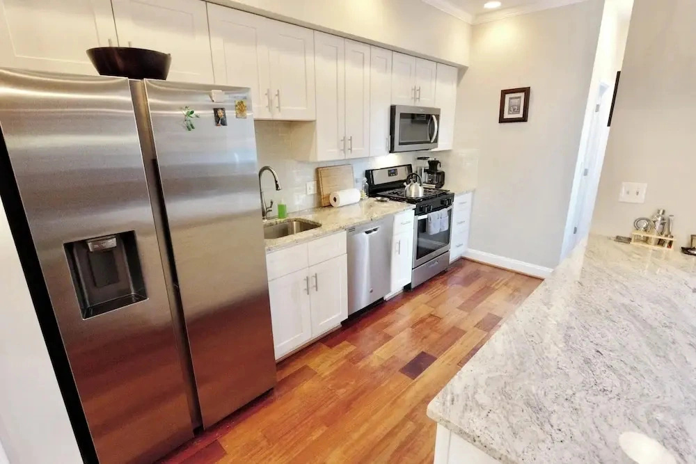Pretty in Petworth-walkable to Metro & Restaurants
