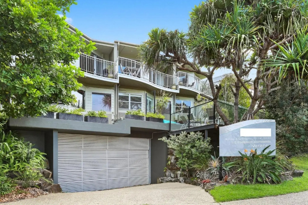 Unit 9 Fantastic Holiday Apartment in Sunshine Beach Stunning Views Opposite Beach Access