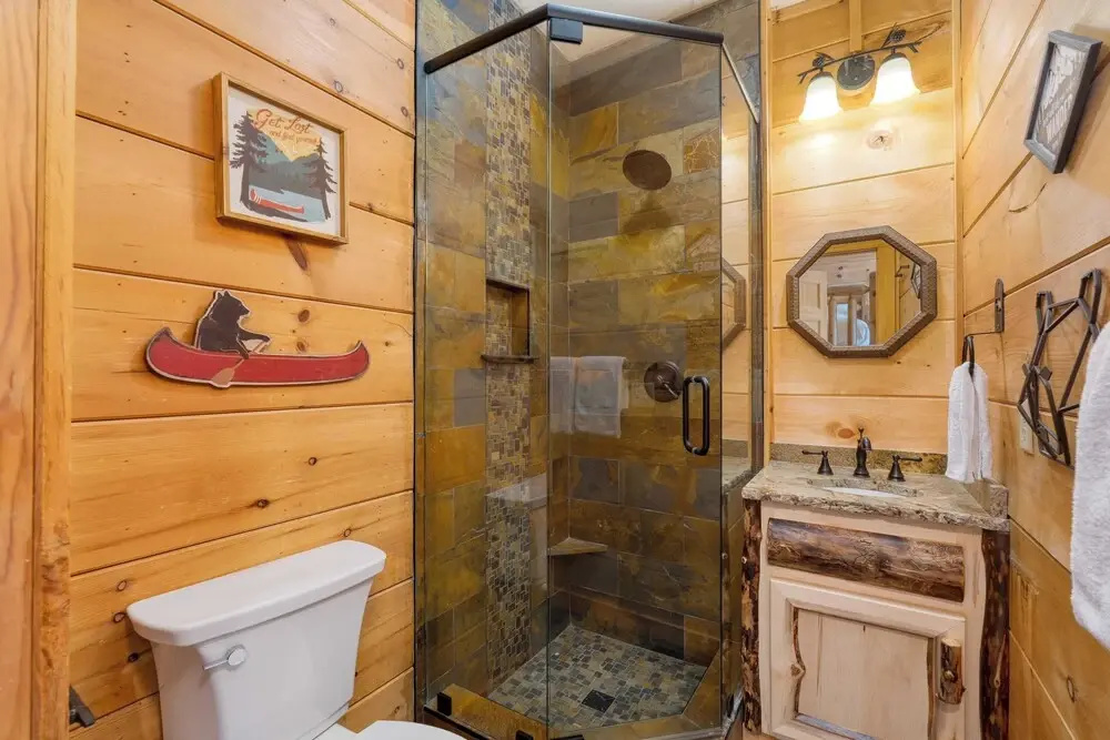 2 Homes in Big Bear by Avantstay Sleeps 22, Theater Room, Game Room, Hot Tub, Smoky Mountain Views