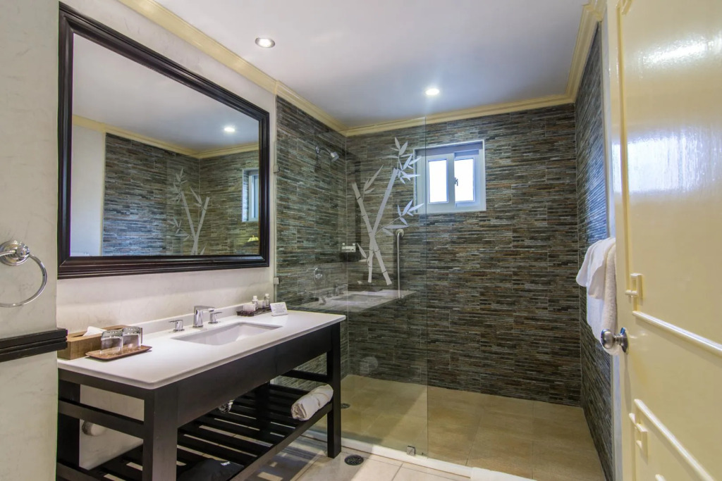 Jewel Paradise Cove Adult Beach Resort & Spa – All Inclusive