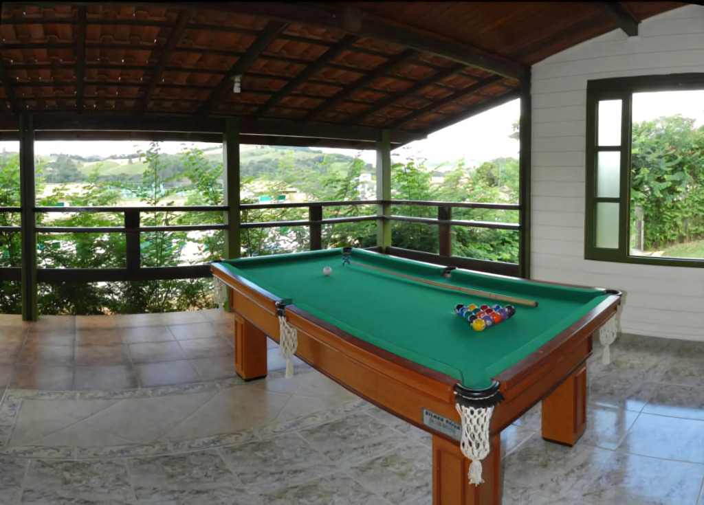 Summit Lago Hotel