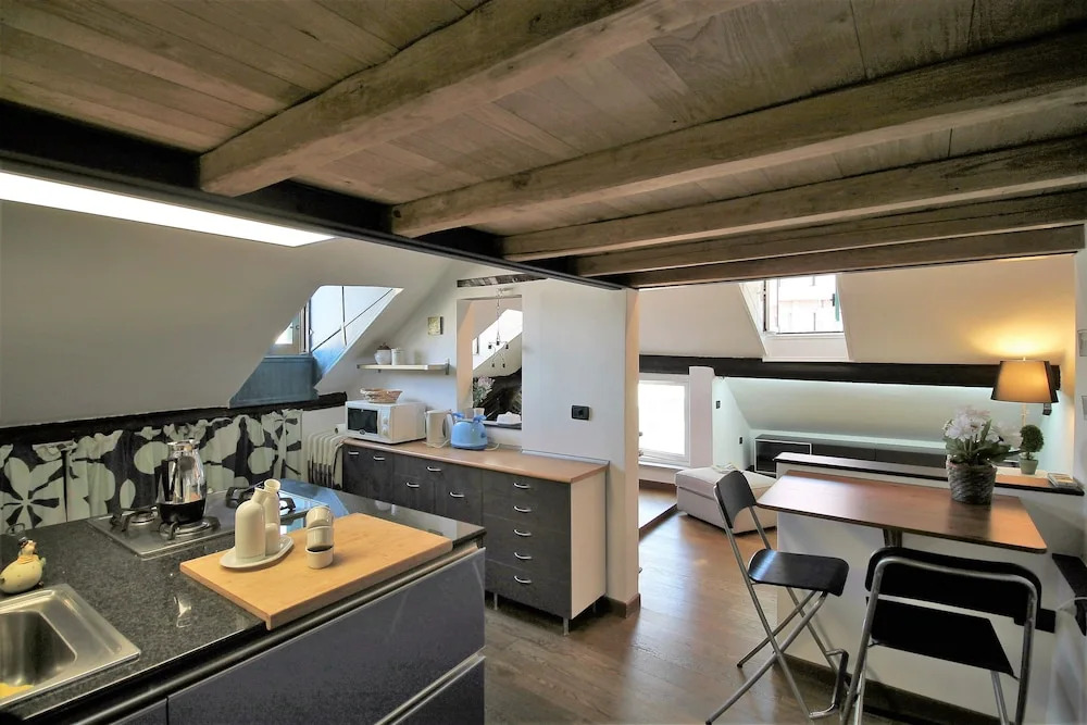 ILA1505 House Golia
