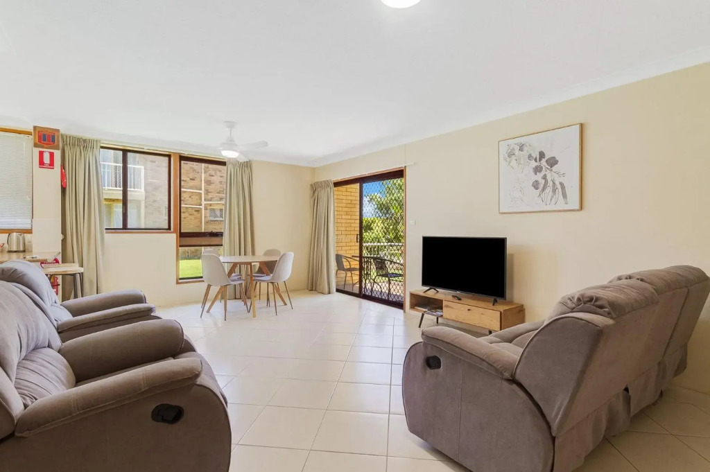 2/8 Banks Avenue - Easy walk to Tweed Heads Bowls club