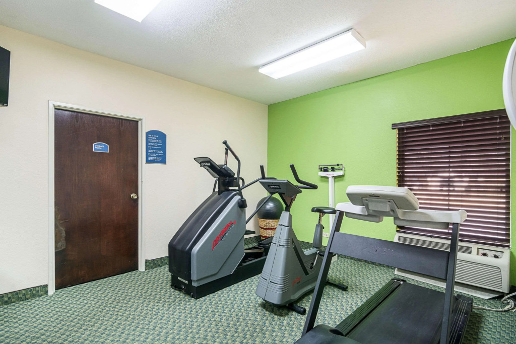 Quality Inn & Suites Harvey - Chicago Southland