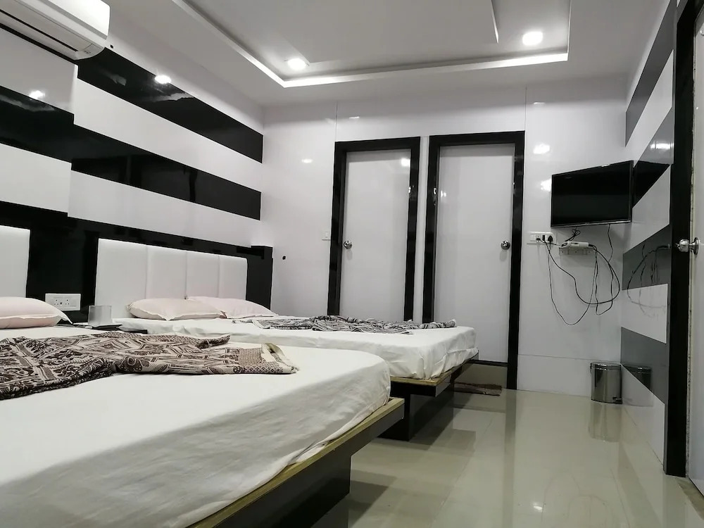 Hotel Laabh