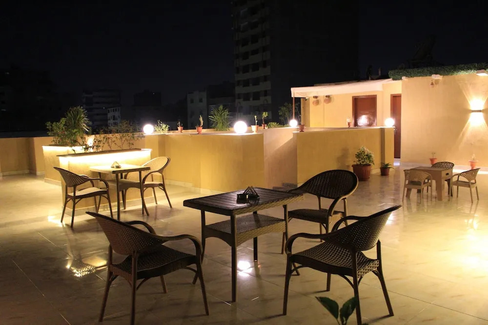 Discover pyramids inn