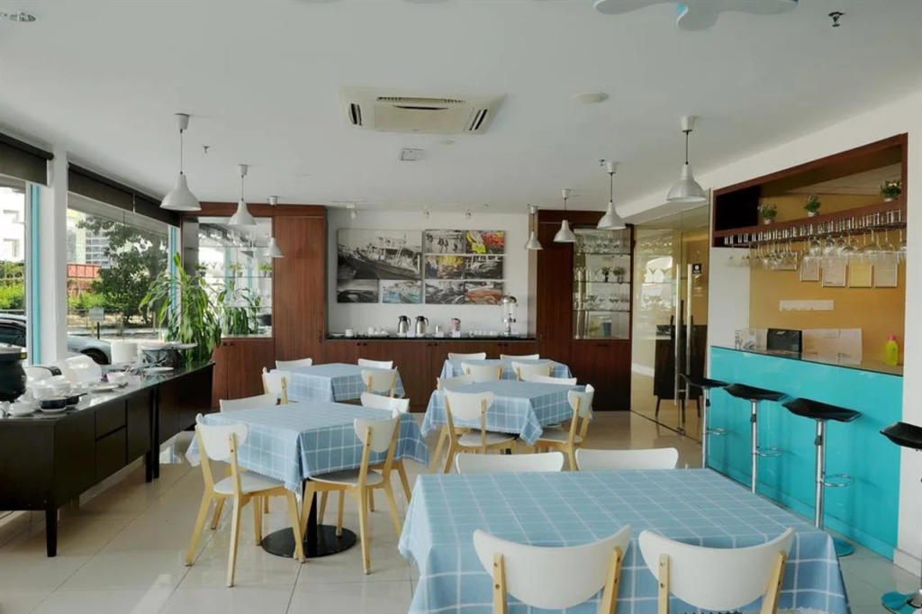 Oceania Hotel