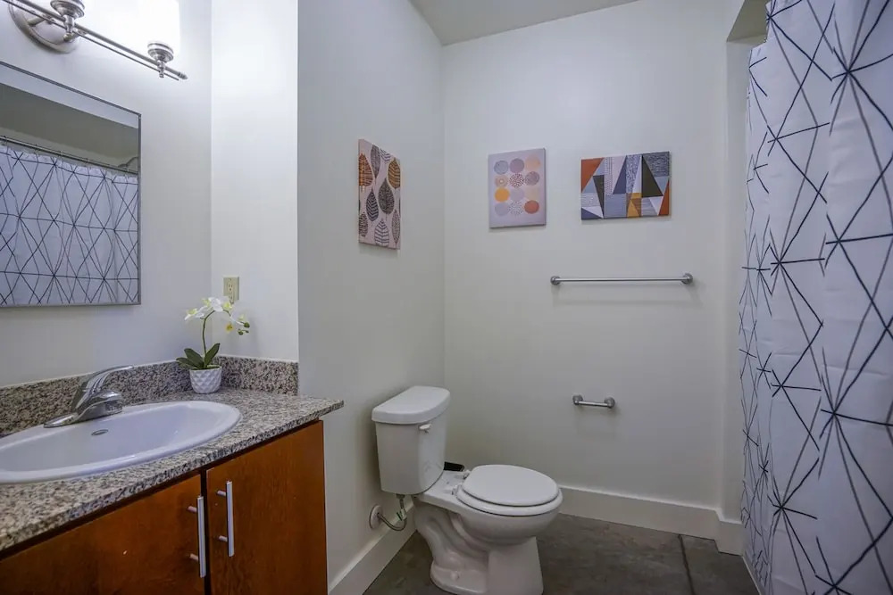 FRONTDESK 800 Capitol Apts Downtown Indy