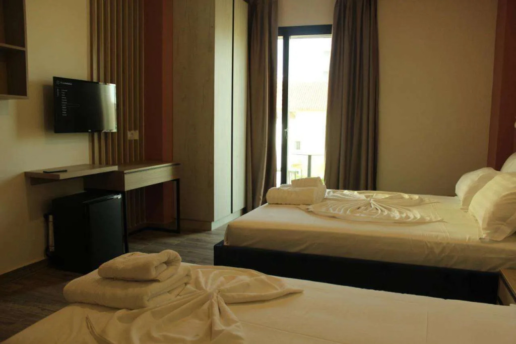 Hotel Triumf Shengjin