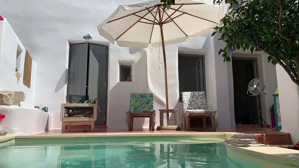 3-bed House 10 Mins Walk to the Beach in Naousa