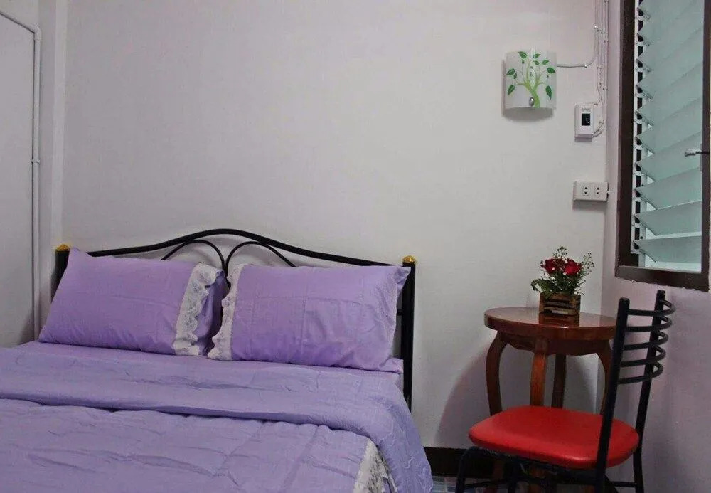 Home Base Hostel - Adults Only