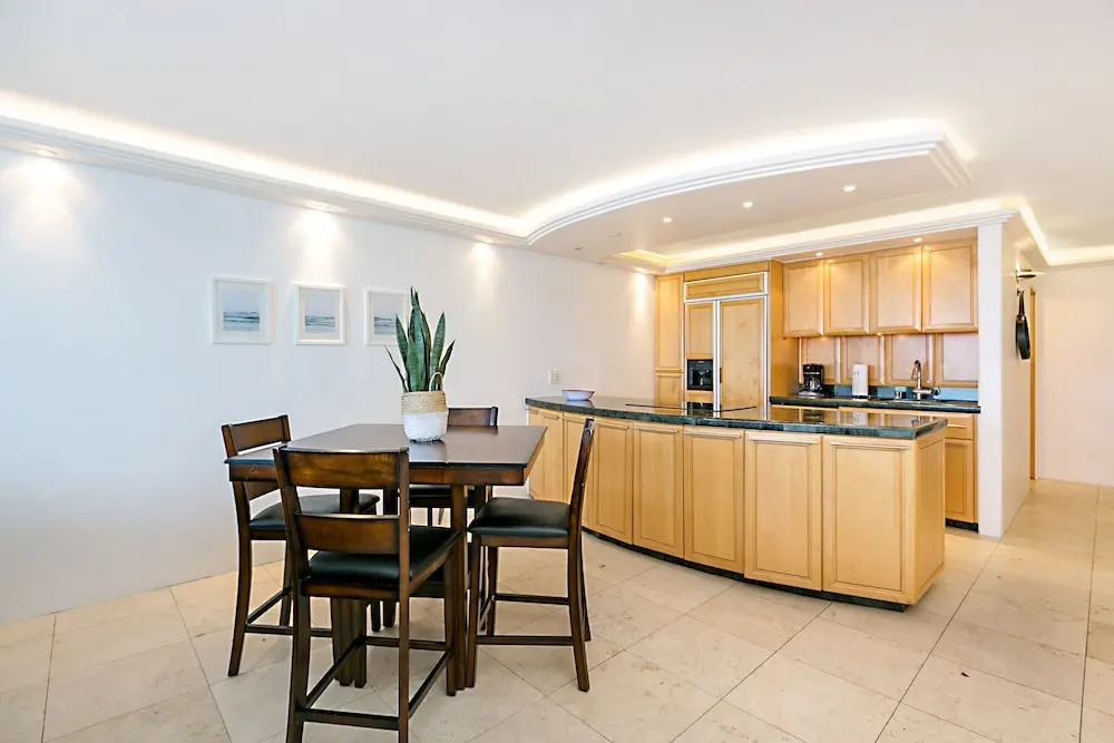 New Listing! Pacific Vista Beach W/ Pool 1 Bedroom Condo