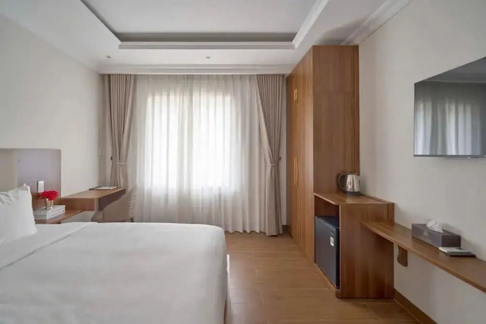 Lyns Hotel