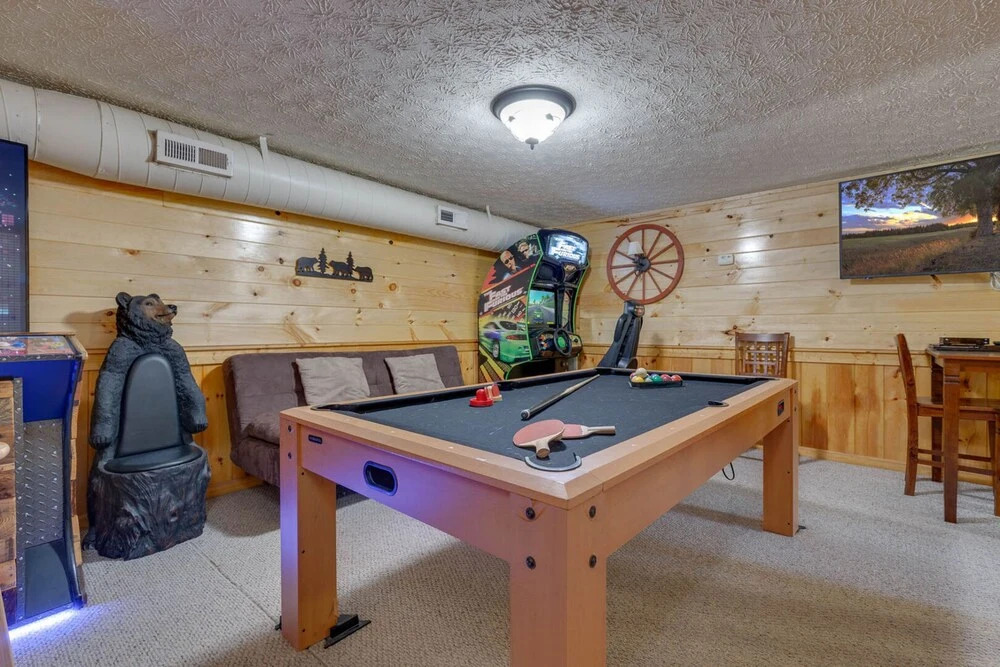 Downtown Getaway by Heritage Cabin Rentals