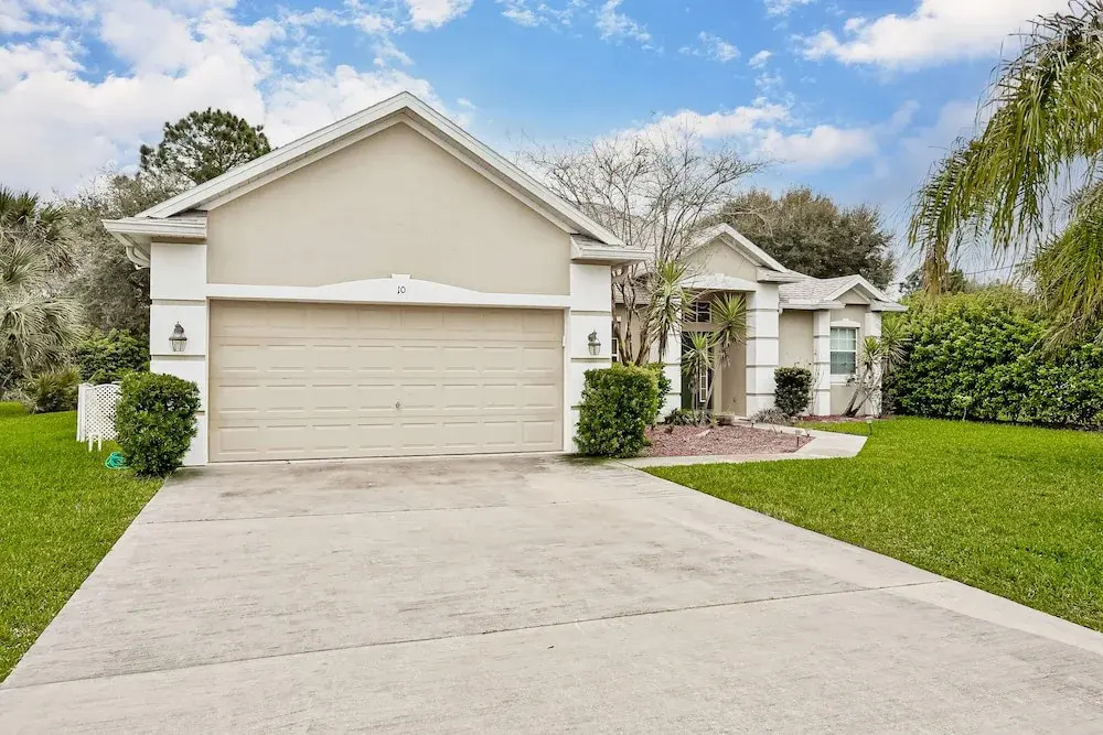Wonderful Coastal Home With Wifi, Enclosed Backyard, Screened Patio