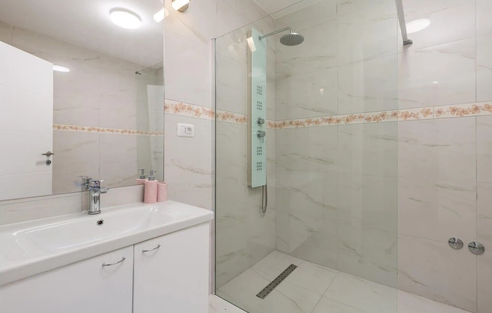 Amazing Home in Matulji With Outdoor Swimming Pool, Wifi and 5 Bedrooms