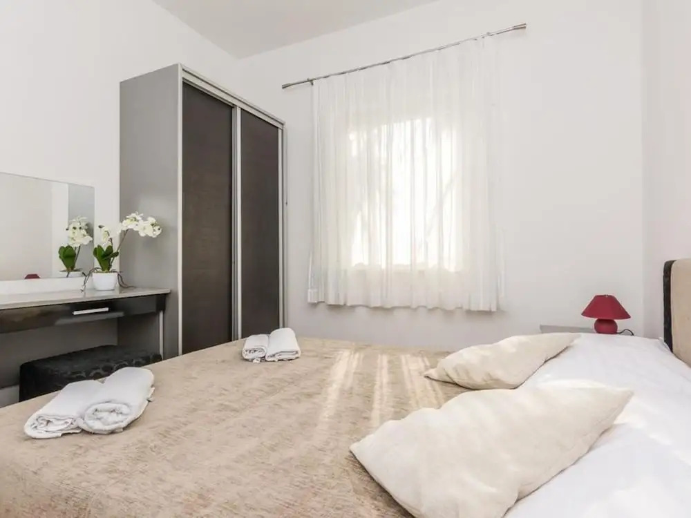 Lovely Holiday Home in Novalja With Garden