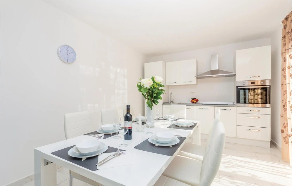 Amazing Home in Linardici With Wifi and 4 Bedrooms