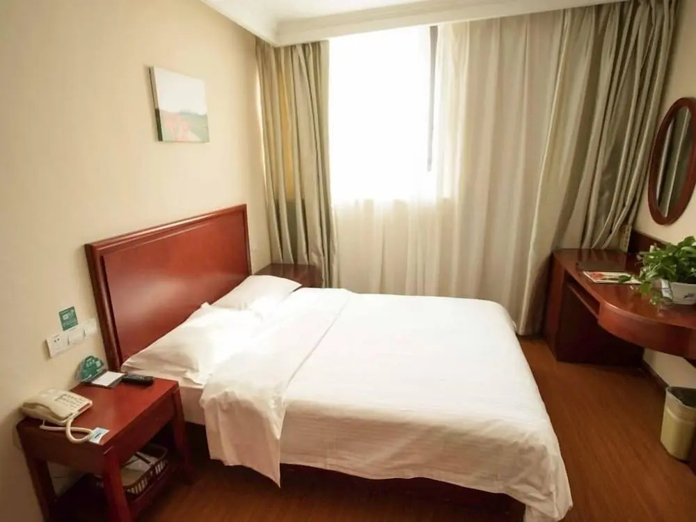 GreenTree Inn Suzhou Railway Station North Square Haobainian Wedding Dress City Express