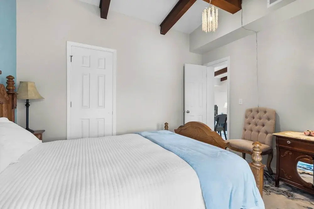 Little Dipper Cozy Condo for 6 w/ Resort-style Amenities