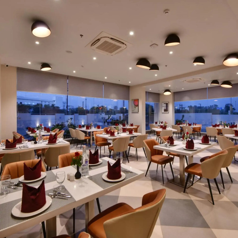 Click Hotel Pithampur